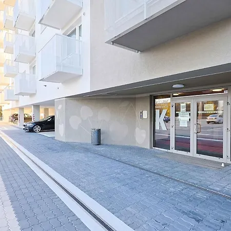 Near Airport - Balcony & Free Parking * براتسيلافا