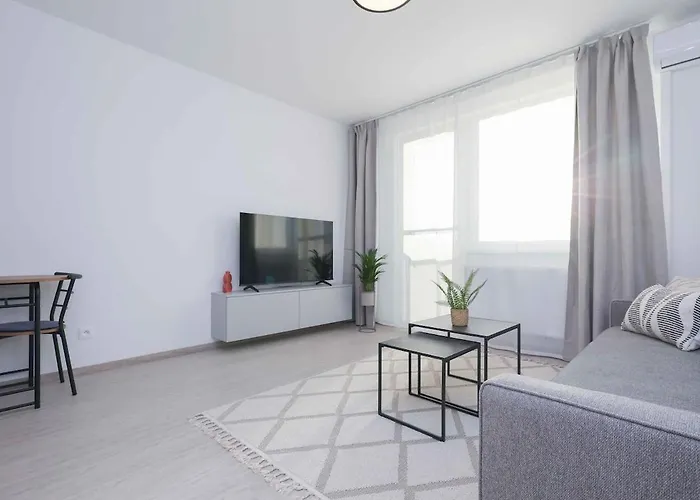 Near Airport - Balcony & Free Parking * Bratislava