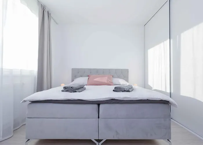 Near Airport - Balcony & Free Parking Bratislava